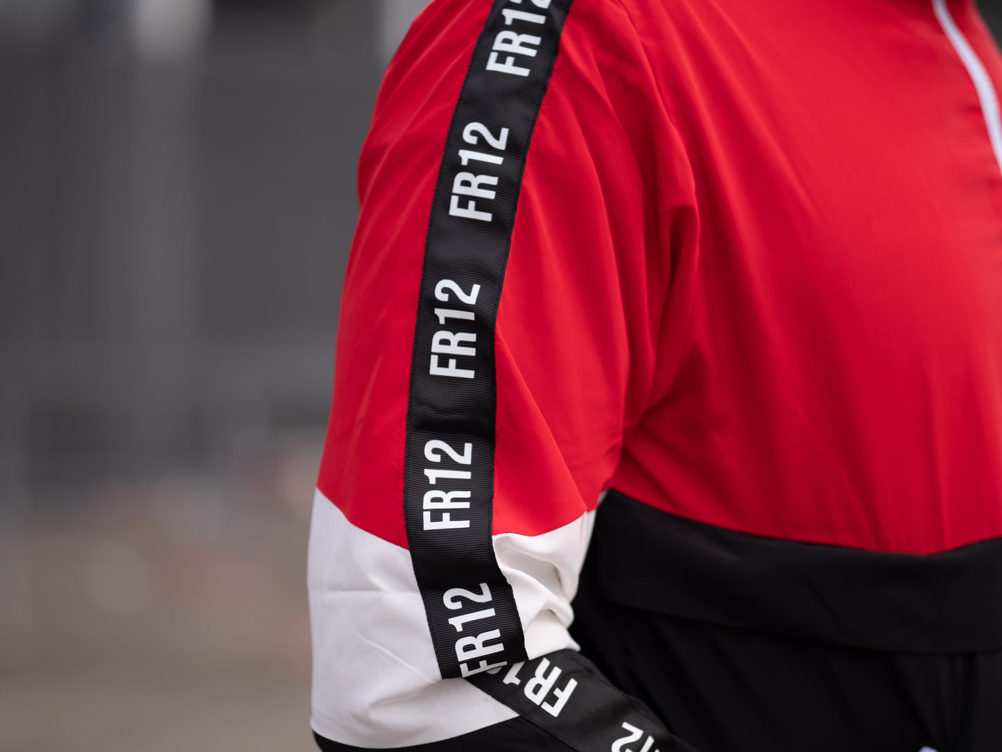 FR12 pullover jacket